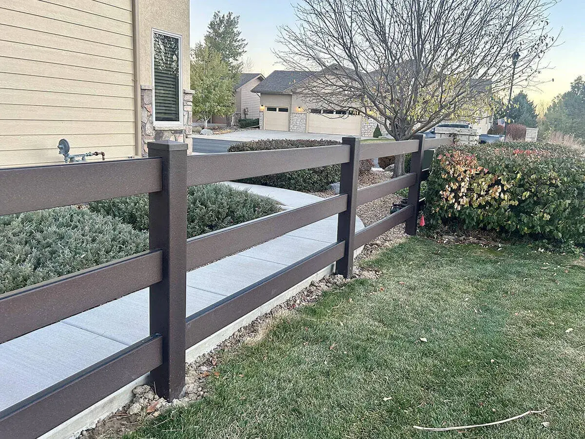 Sk 3 rail trex composite fence