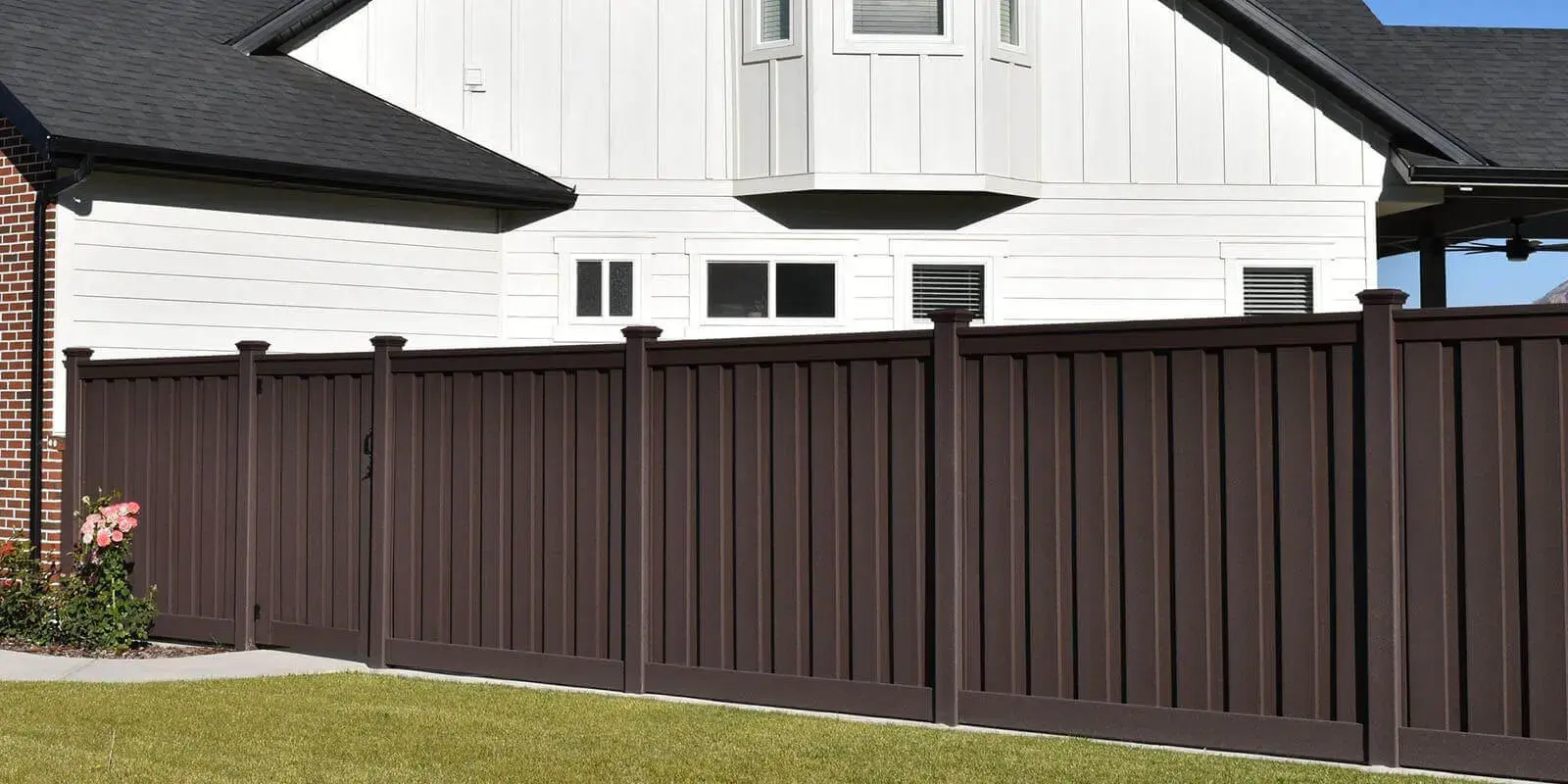 Sk residential privacy composite fencing
