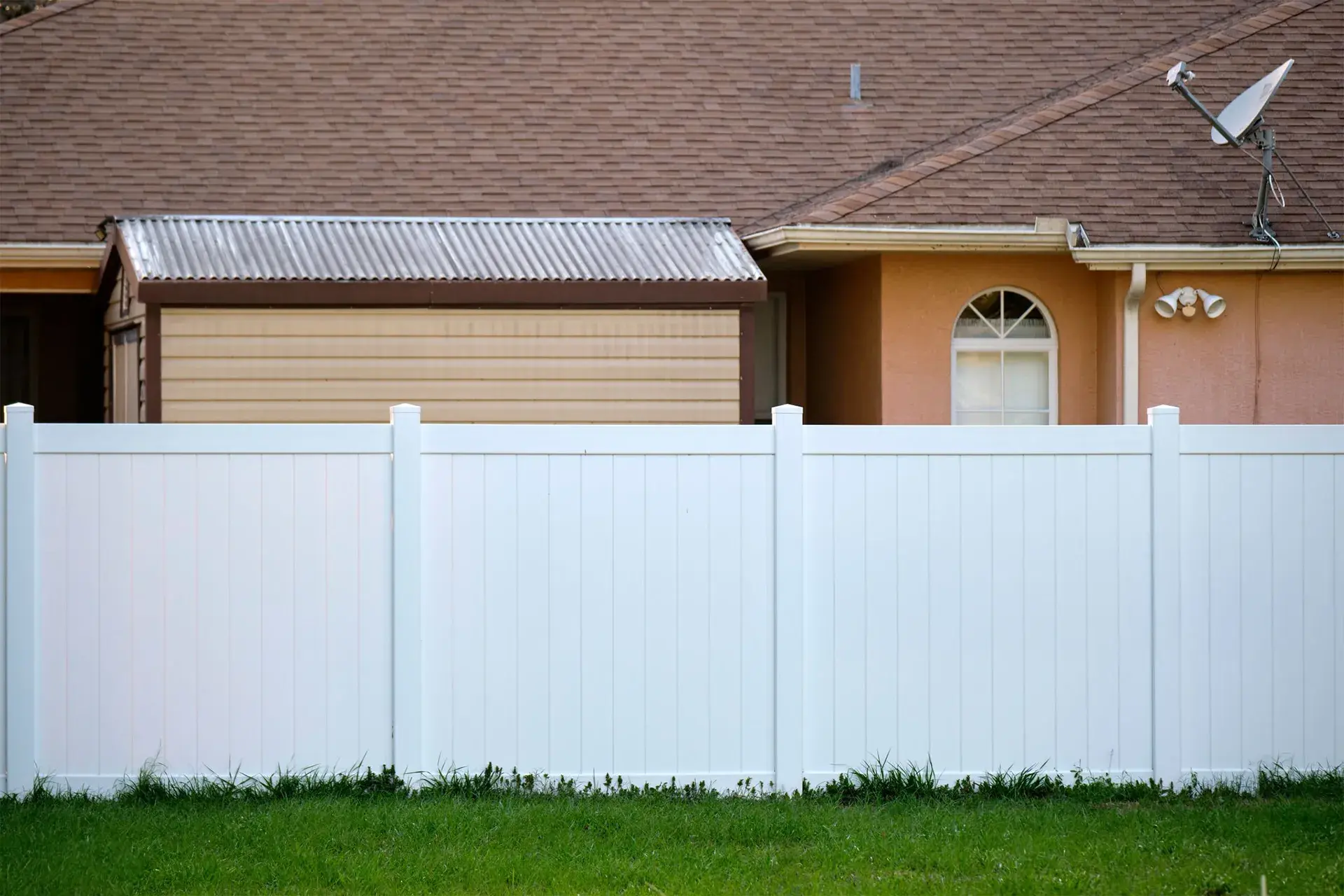 Vinyl Fence Installation in Charleston, SC | Carolina Fence Company